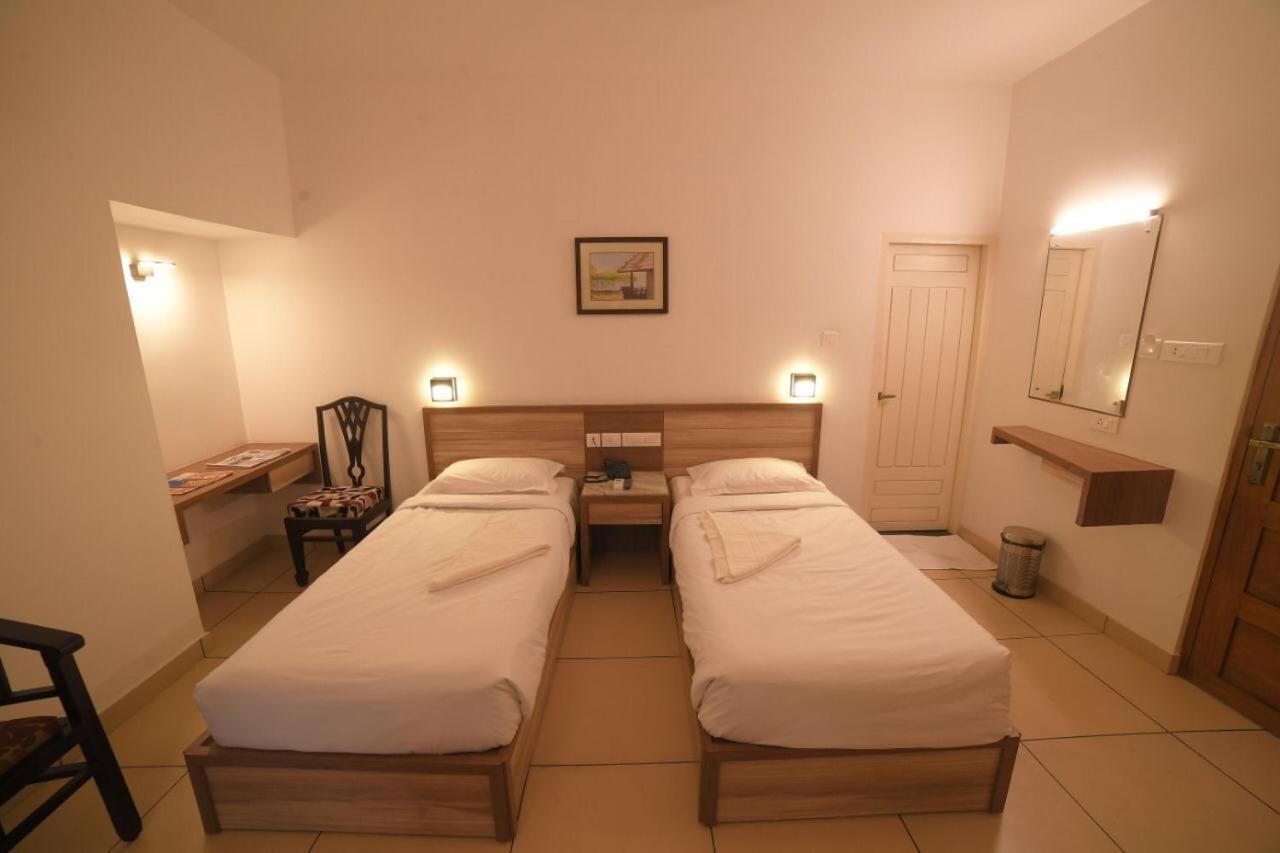 Bed and Breakfast Ramas Garden à Thiruvananthapuram Extérieur photo