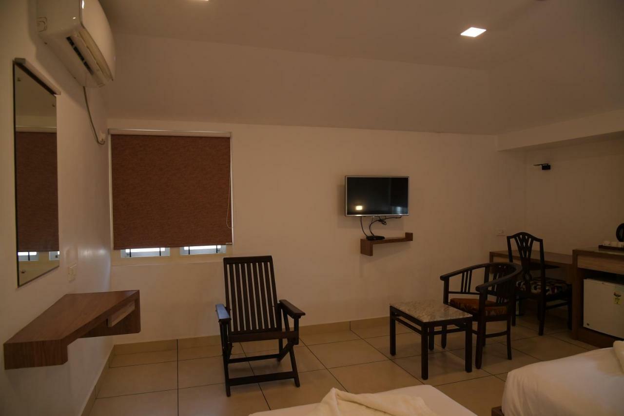 Bed and Breakfast Ramas Garden à Thiruvananthapuram Extérieur photo