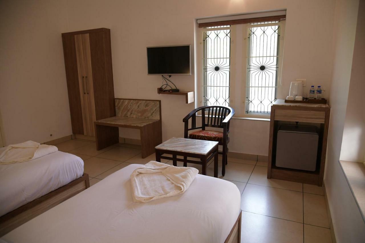 Bed and Breakfast Ramas Garden à Thiruvananthapuram Extérieur photo